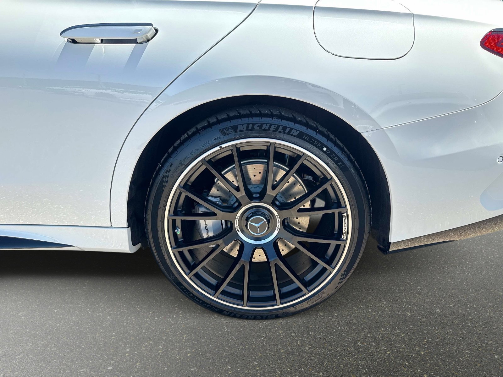 New 2026 Mercedes-Benz E 53 AMG e 4MATIC Sedan image 10