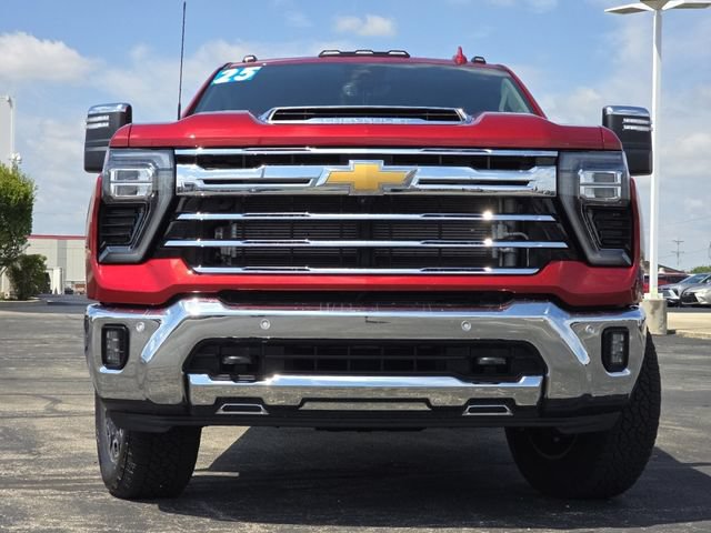 Used 2025 Chevrolet Silverado 2500 LTZ w/ LTZ Premium Package AWD/4WD image 17