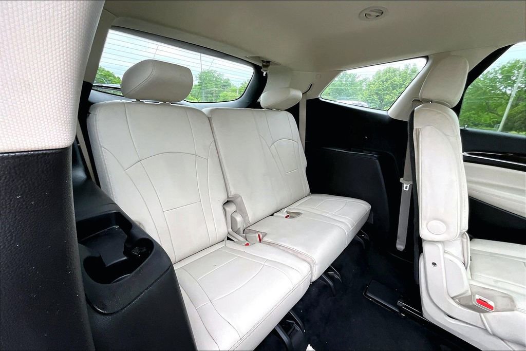 Used 2023 Buick Enclave Essence FWD image 23