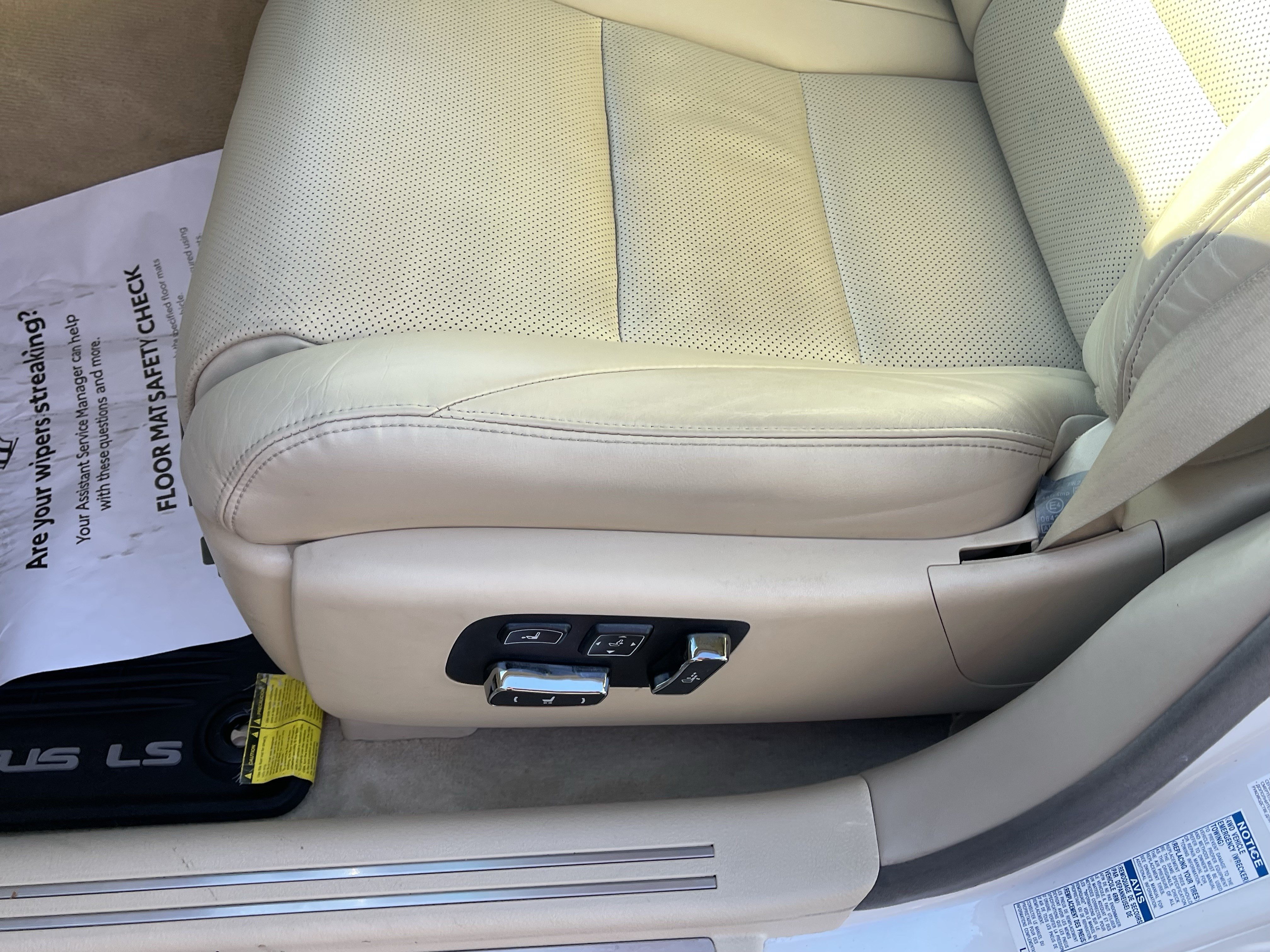 Used 2016 Lexus LS 460 AWD w/ Comfort Package image 17