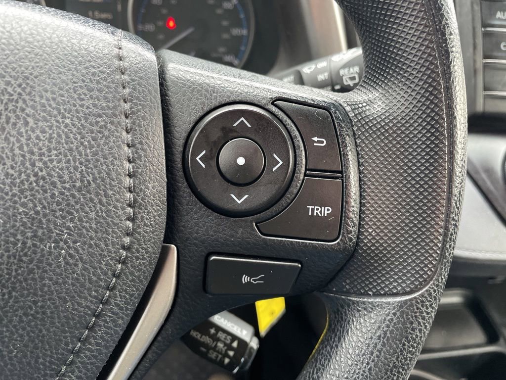 Used 2018 Toyota RAV4 LE w/ All Weather Liner Package AWD/4WD image 25
