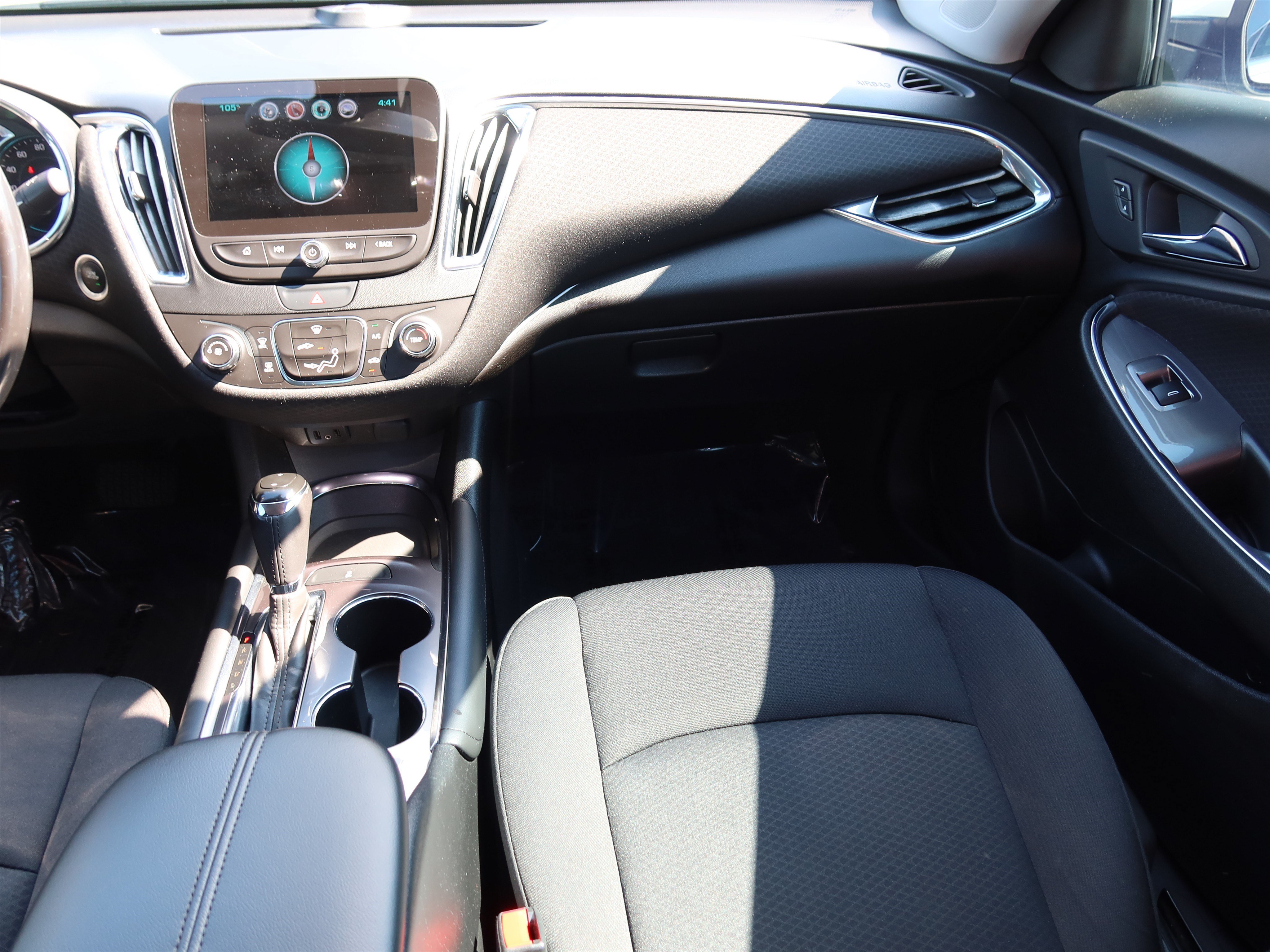 Used 2018 Chevrolet Malibu LT FWD image 14