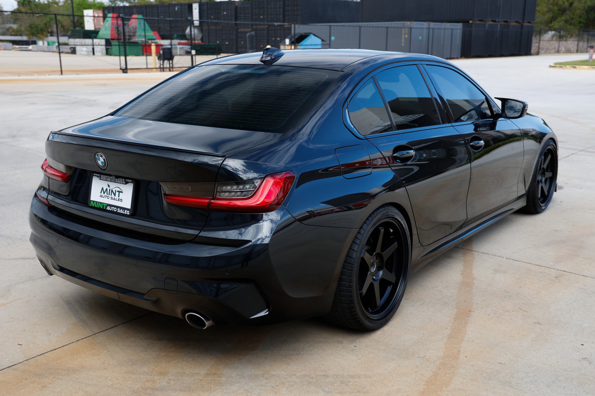 Used 2020 BMW 330i Sedan w/ M Sport Package RWD image 16