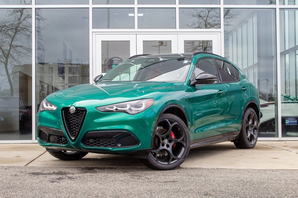 New 2025 Alfa Romeo Stelvio Sprint image 1