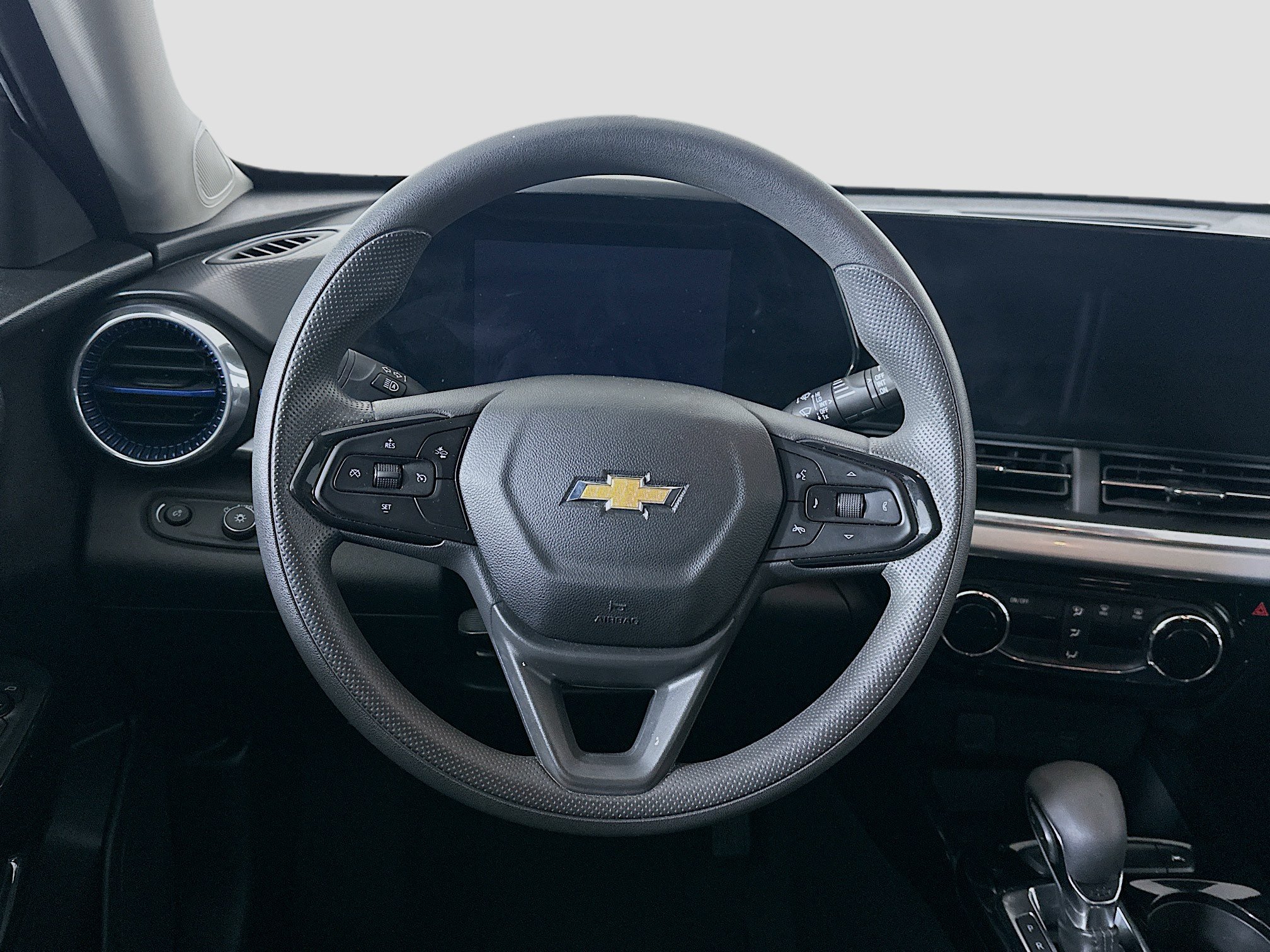 Used 2024 Chevrolet Trax LT FWD image 17