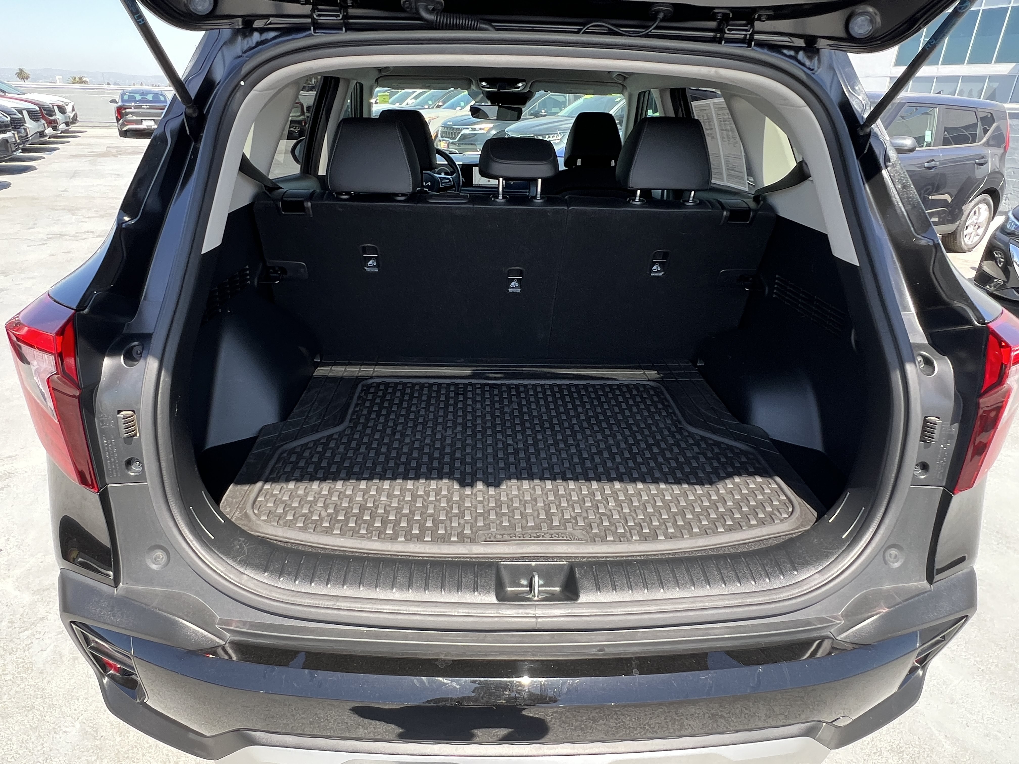 Certified 2024 Kia Seltos EX FWD image 20