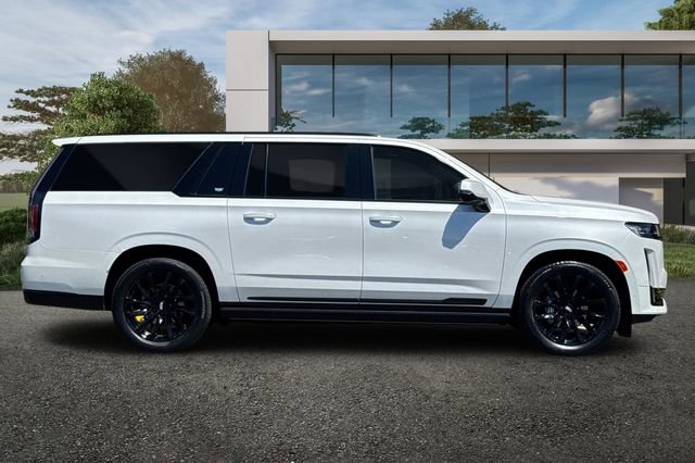 Certified 2023 Cadillac Escalade ESV Sport Platinum w/ LPO, ONYX Package AWD/4WD image 3