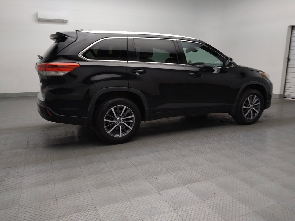 Used 2017 Toyota Highlander XLE image 10