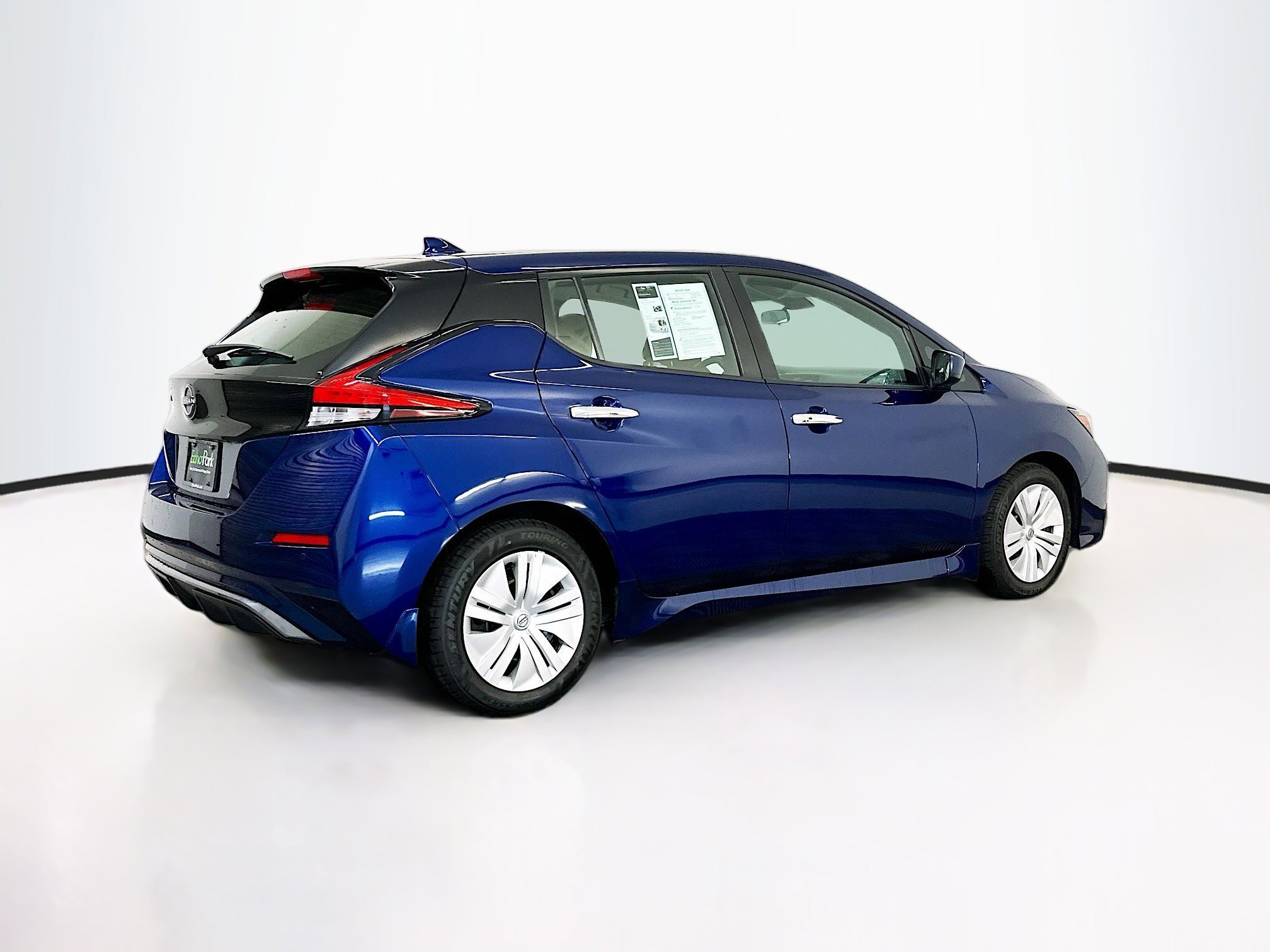 Used 2024 Nissan Leaf S FWD image 9