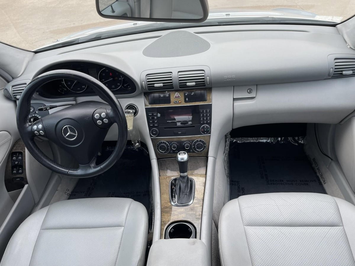 Used 2007 Mercedes-Benz C 230 Sedan image 19
