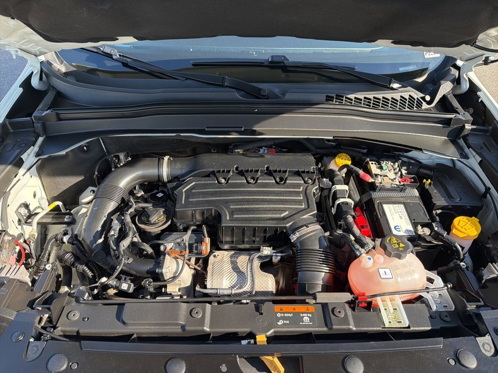 Used 2021 Jeep Renegade Latitude w/ Sun & Sound Group image 11