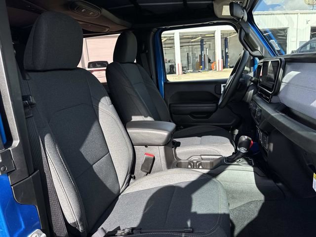 Used 2025 Jeep Wrangler Sport image 11