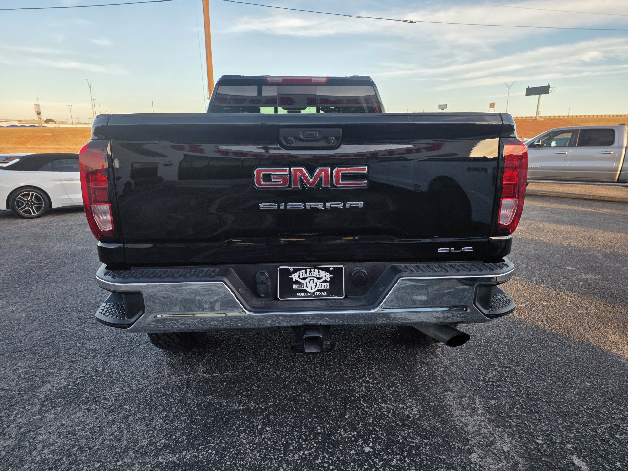 Used 2025 GMC Sierra 2500 SLE w/ SLE Value Package; image 6