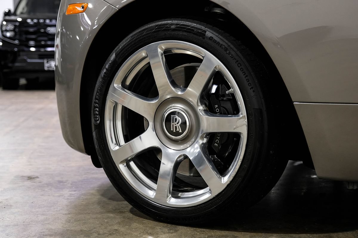 Used 2016 Rolls-Royce Wraith RWD image 57