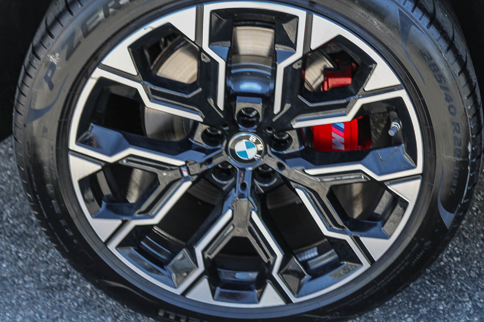 Certified 2025 BMW X3 xDrive30i w/ M Sport Package image 11