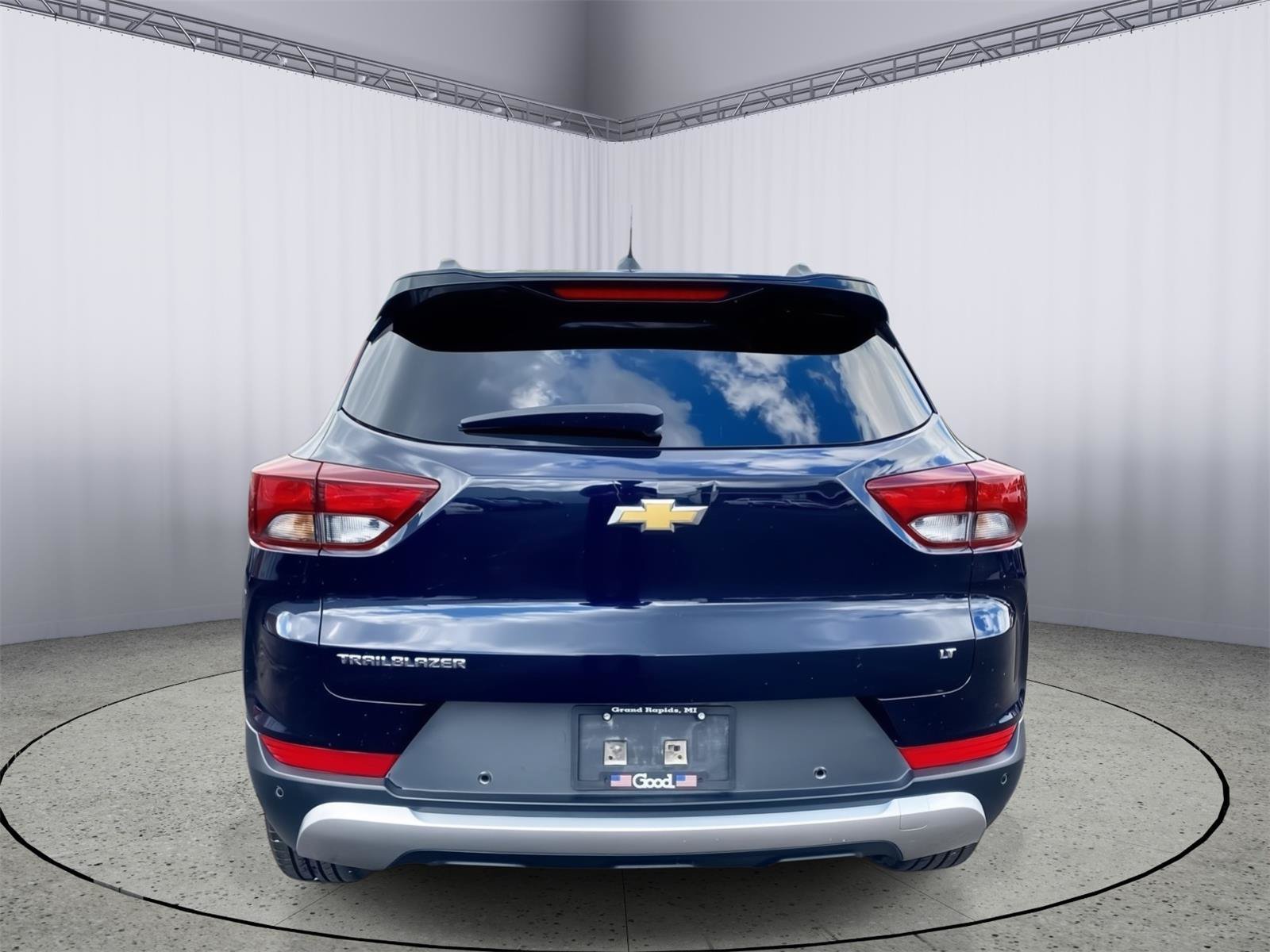 Used 2021 Chevrolet TrailBlazer LT w/ Convenience Package FWD image 5