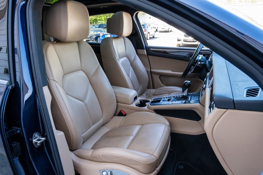 Used 2020 Porsche Macan image 35