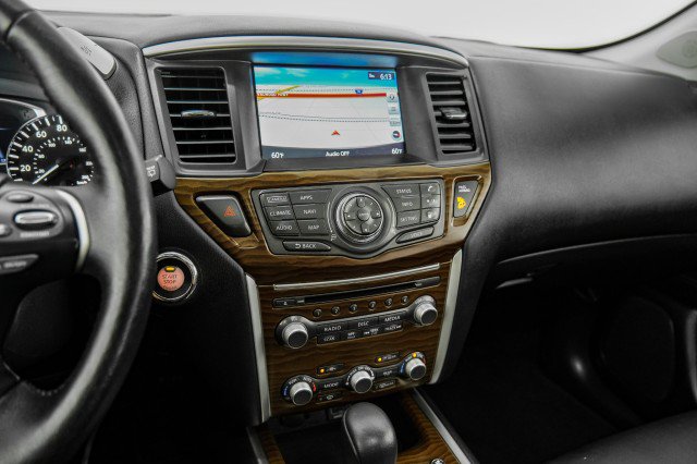 Used 2020 Nissan Pathfinder Platinum AWD/4WD image 21