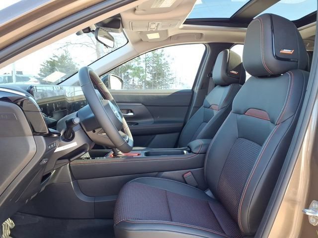 Used 2026 Nissan Kicks SR w/ SR Premium Package FWD image 9