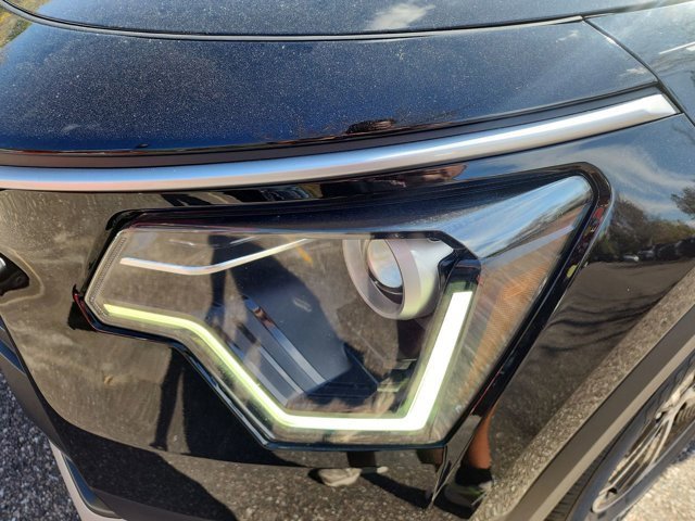 Used 2023 Kia Niro EX image 5