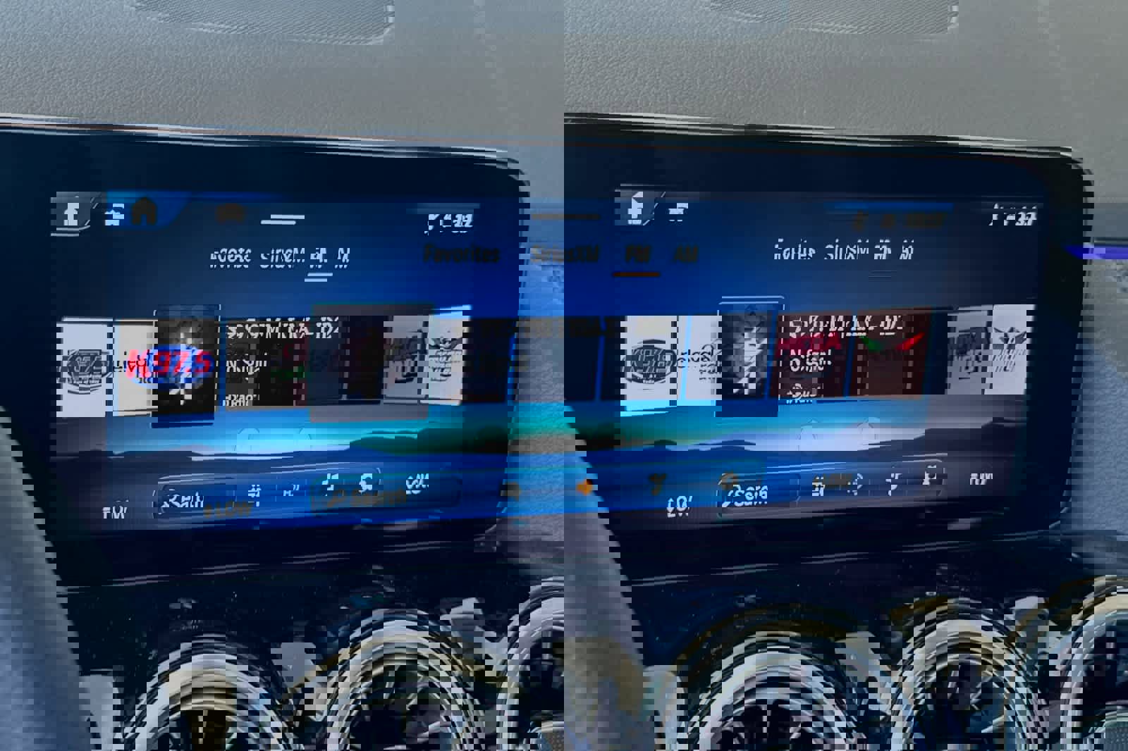 New 2025 Mercedes-Benz GLA 35 AMG 4MATIC image 14