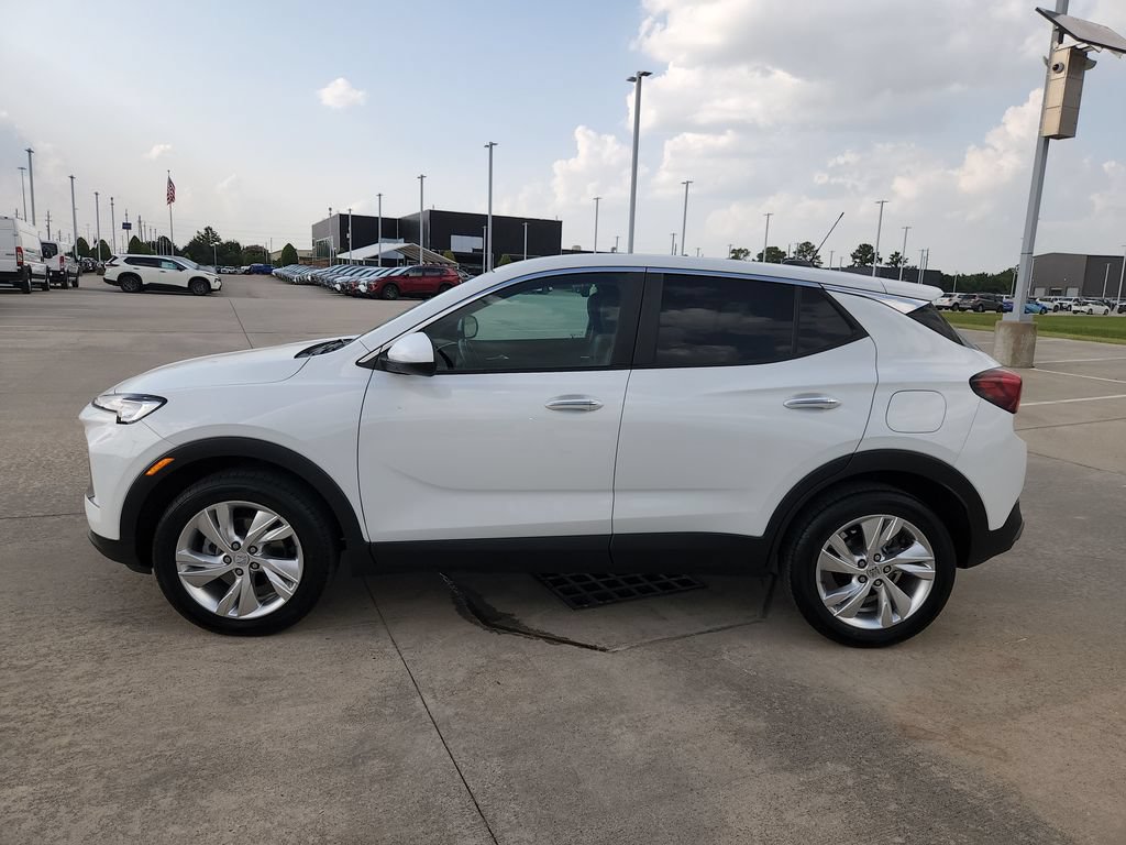 Used 2025 Buick Encore GX Preferred AWD/4WD image 8