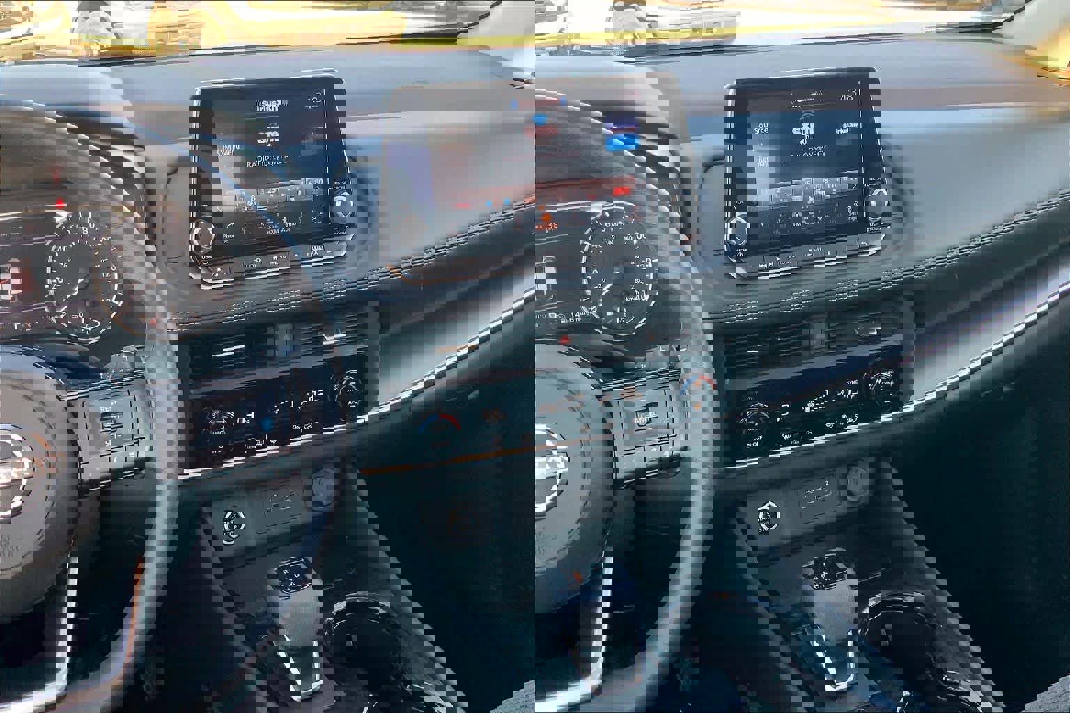 Used 2023 Nissan Rogue SV AWD/4WD image 7