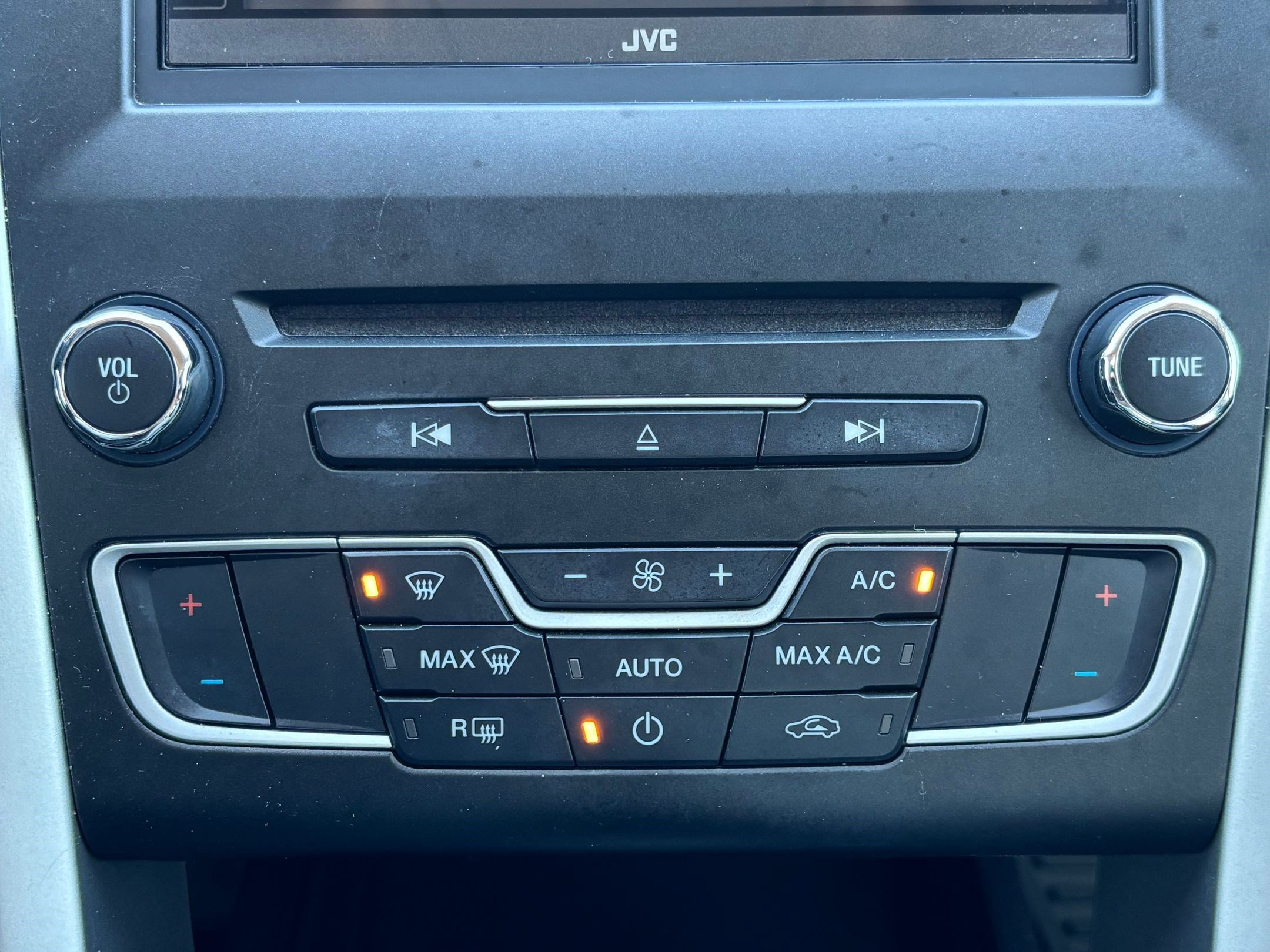 Used 2016 Ford Fusion SE image 22