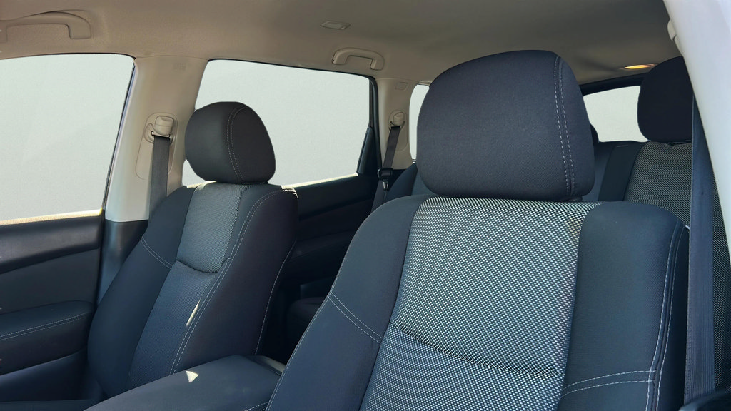 Used 2017 Nissan Pathfinder SV FWD image 13