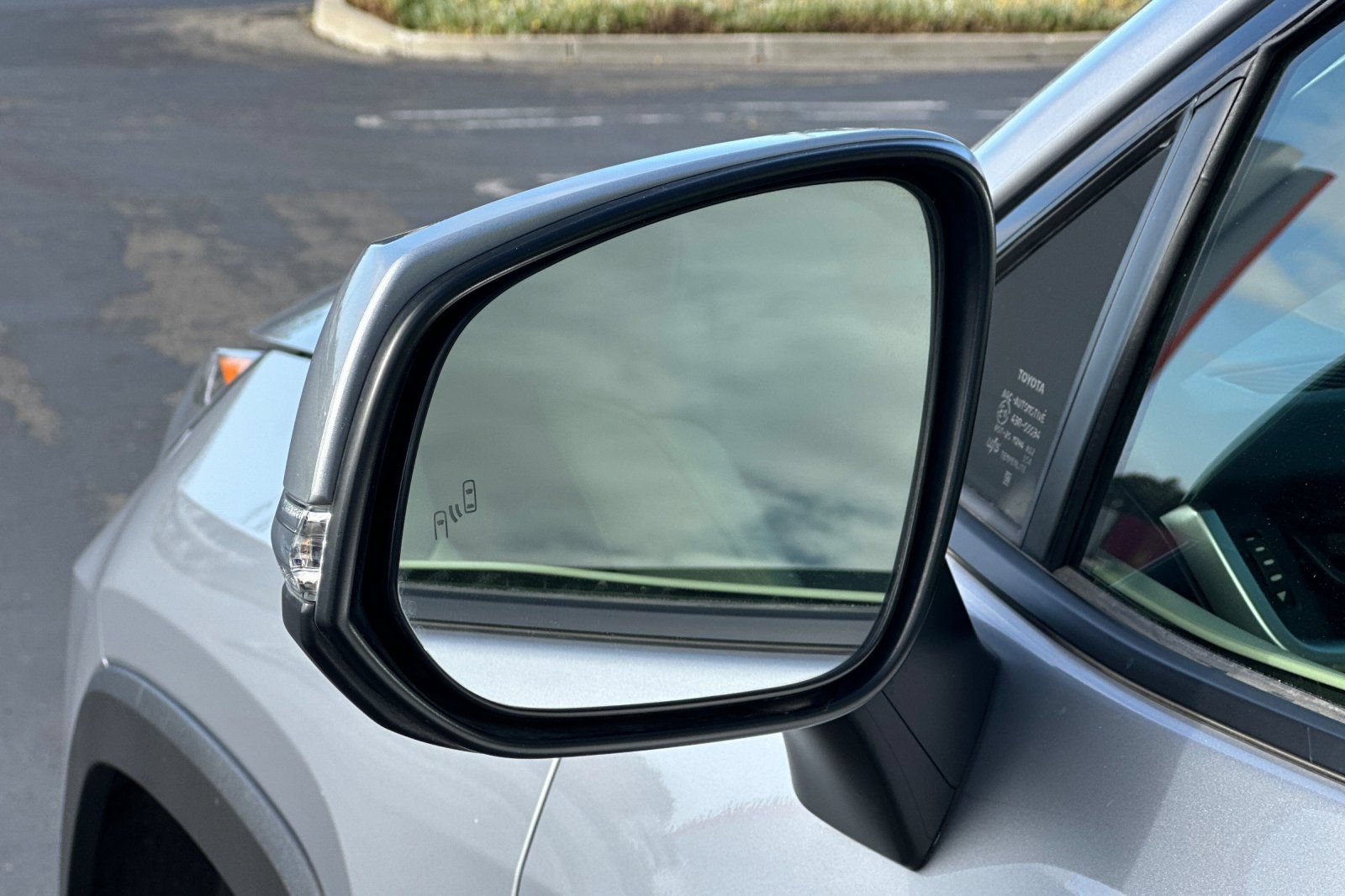 Used 2020 Toyota RAV4 XLE Premium FWD image 52