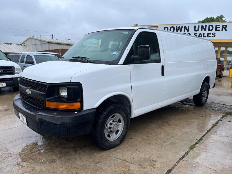 Used 2009 Chevrolet Express 2500 Extended RWD image 3