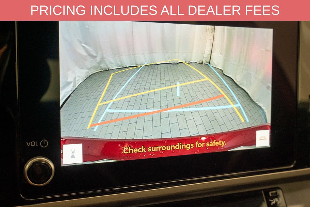 Used 2025 Toyota Camry SE FWD image 13