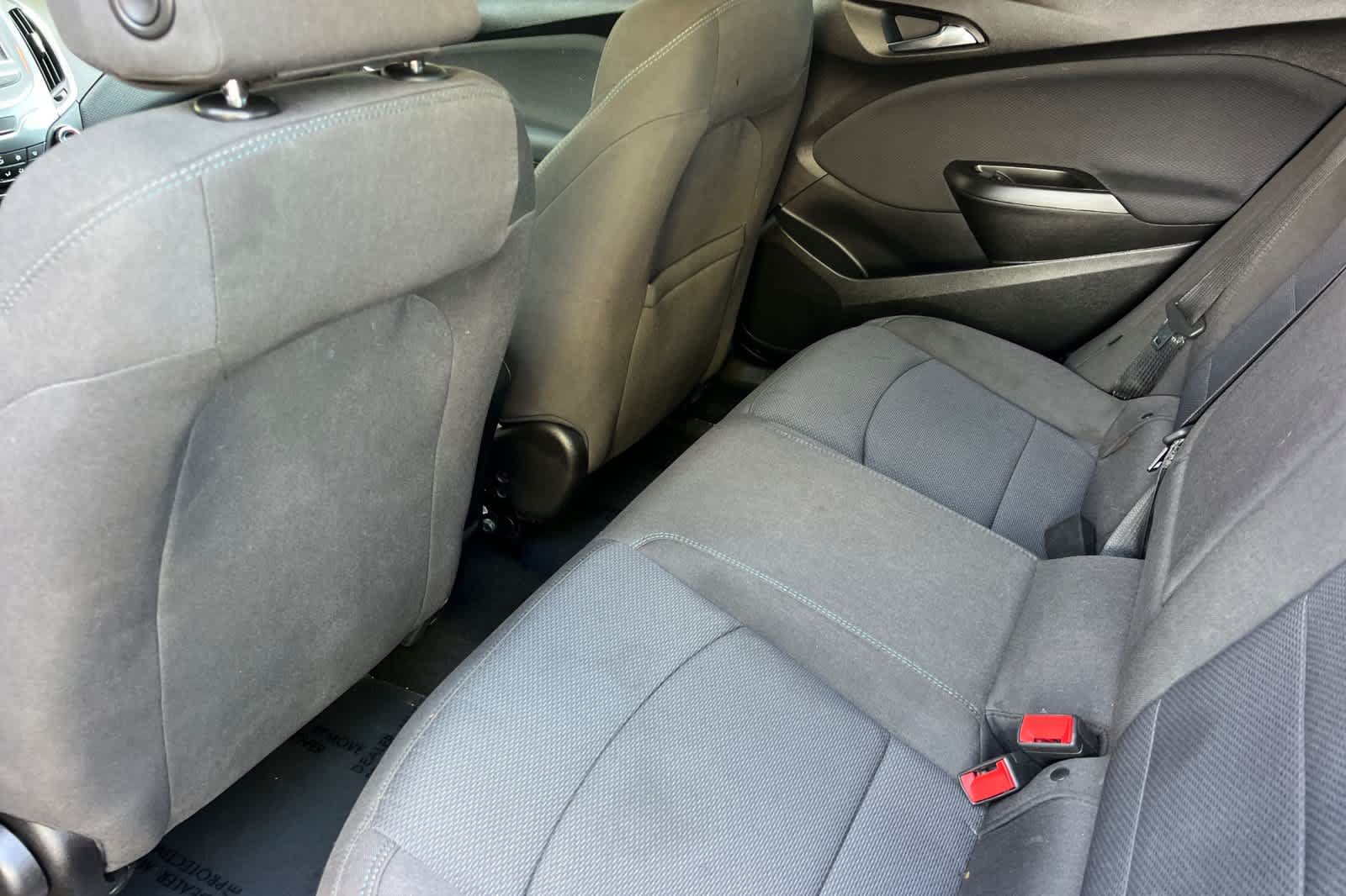 Used 2018 Chevrolet Cruze LT FWD image 4