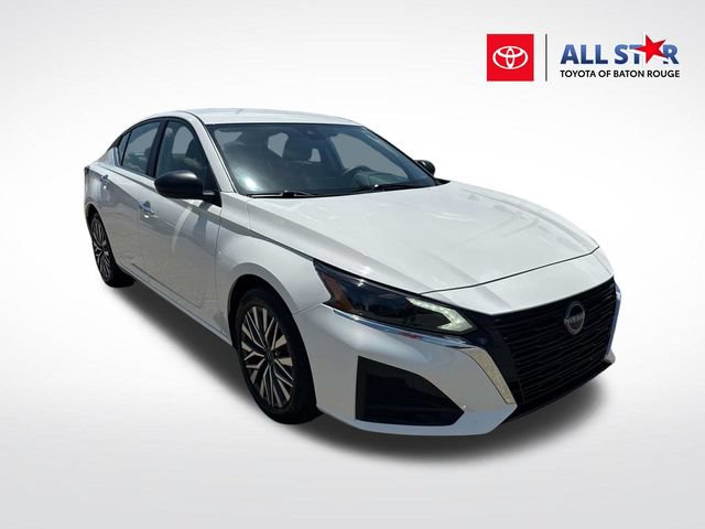 Used 2025 Nissan Altima 2.5 SV
