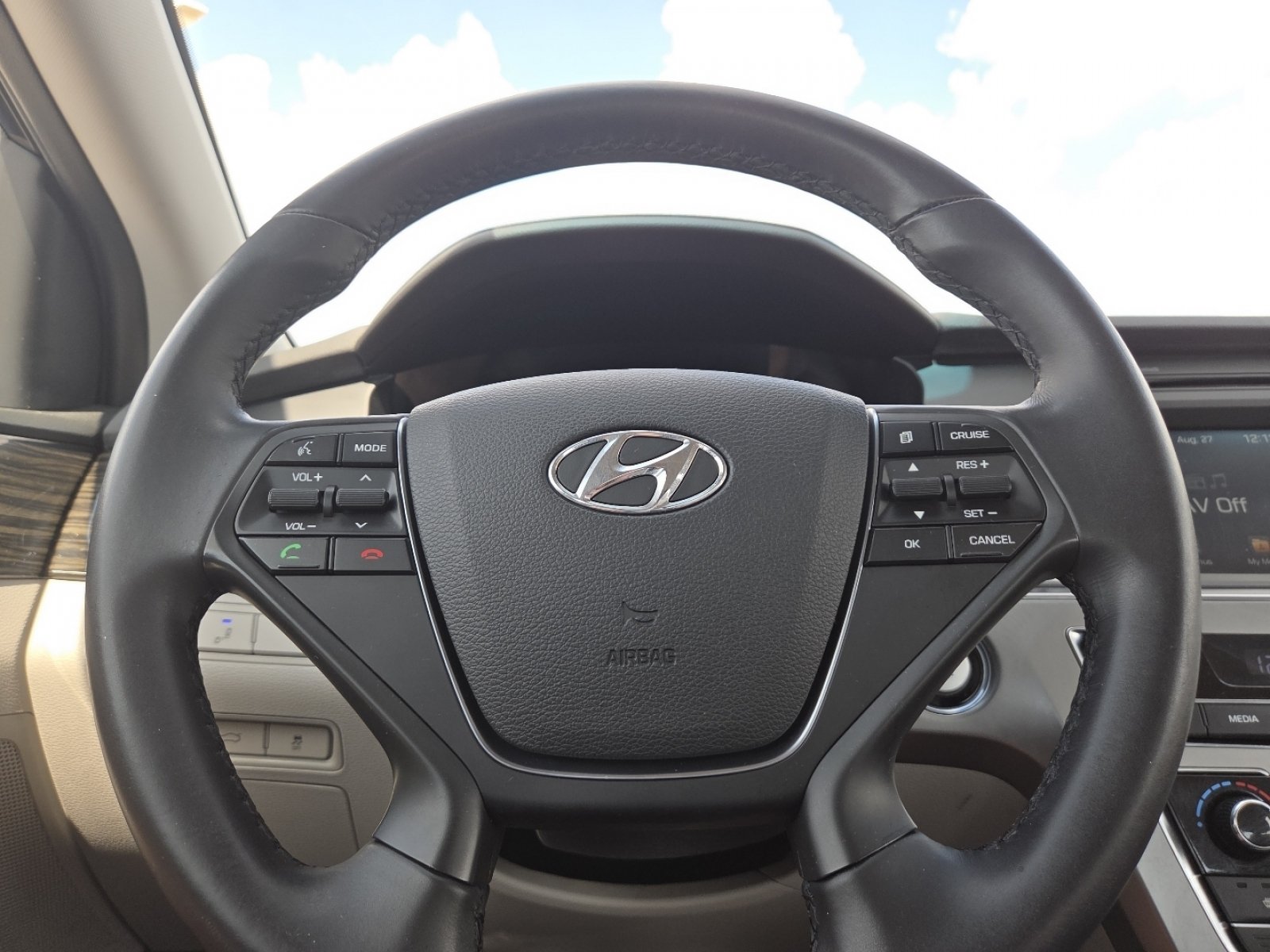 Used 2017 Hyundai Sonata Limited FWD image 26