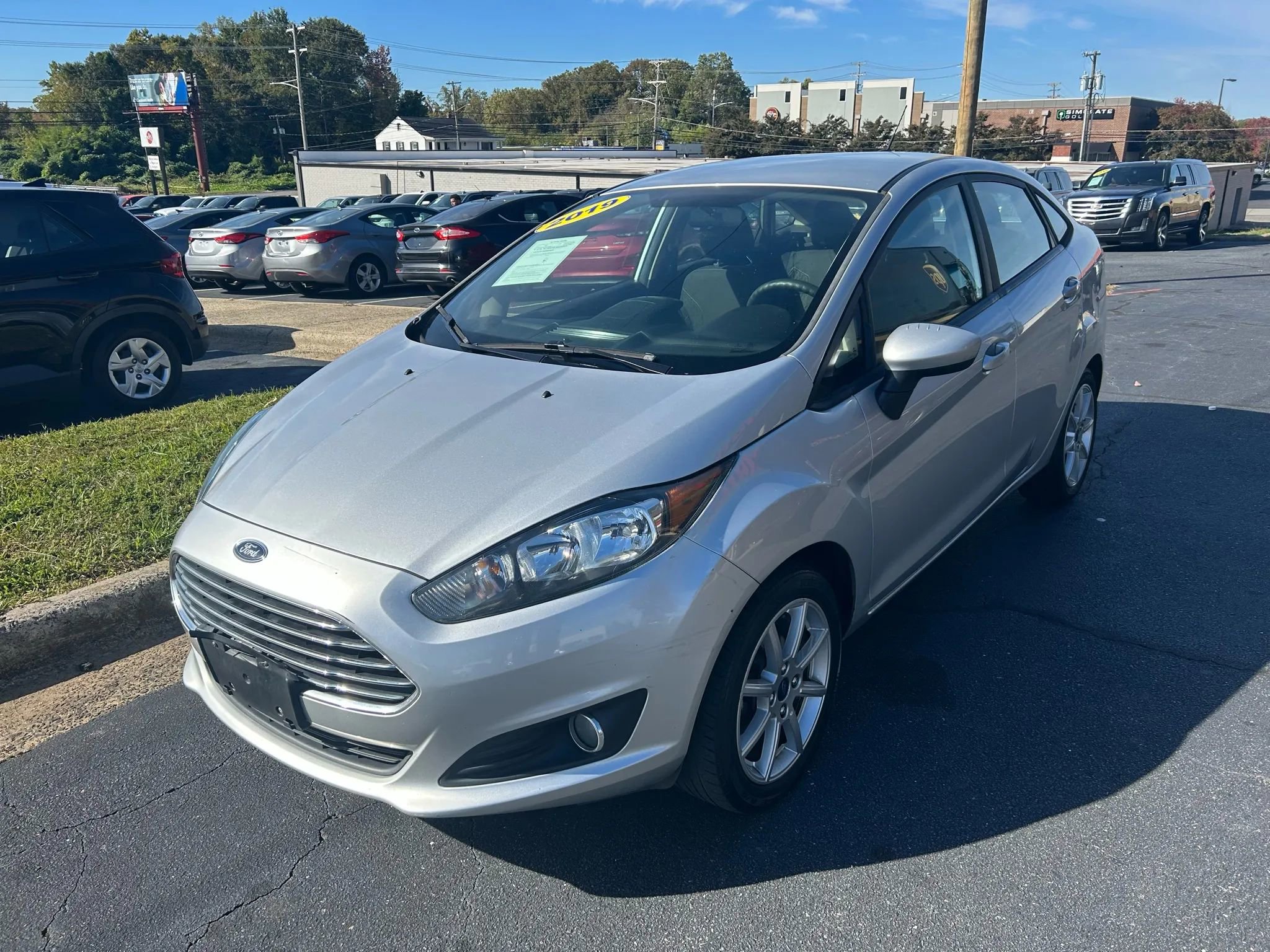 Used 2019 Ford Fiesta SE w/ Equipment Group 201A image 3