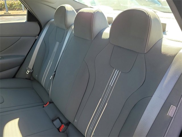 Used 2025 Hyundai Elantra Sport image 10