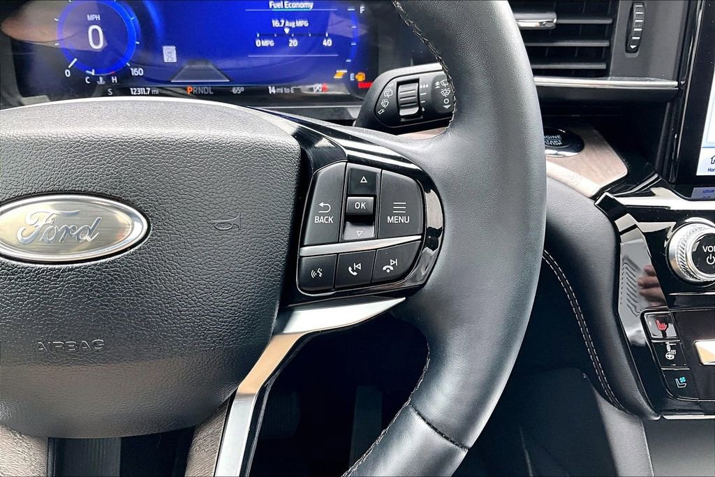 Certified 2023 Ford Explorer Platinum w/ Technology Package AWD/4WD image 19