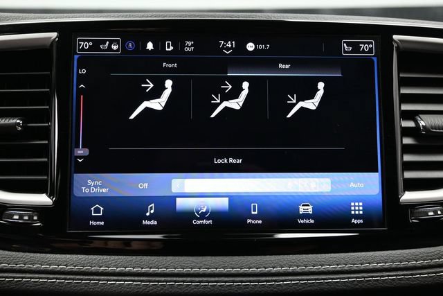 Certified 2022 Chrysler Pacifica Touring-L AWD/4WD image 38