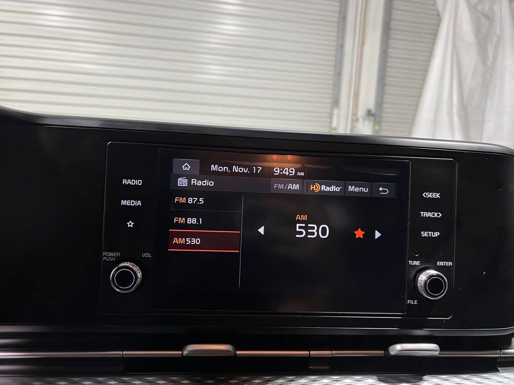 Used 2023 Kia Carnival LX image 33