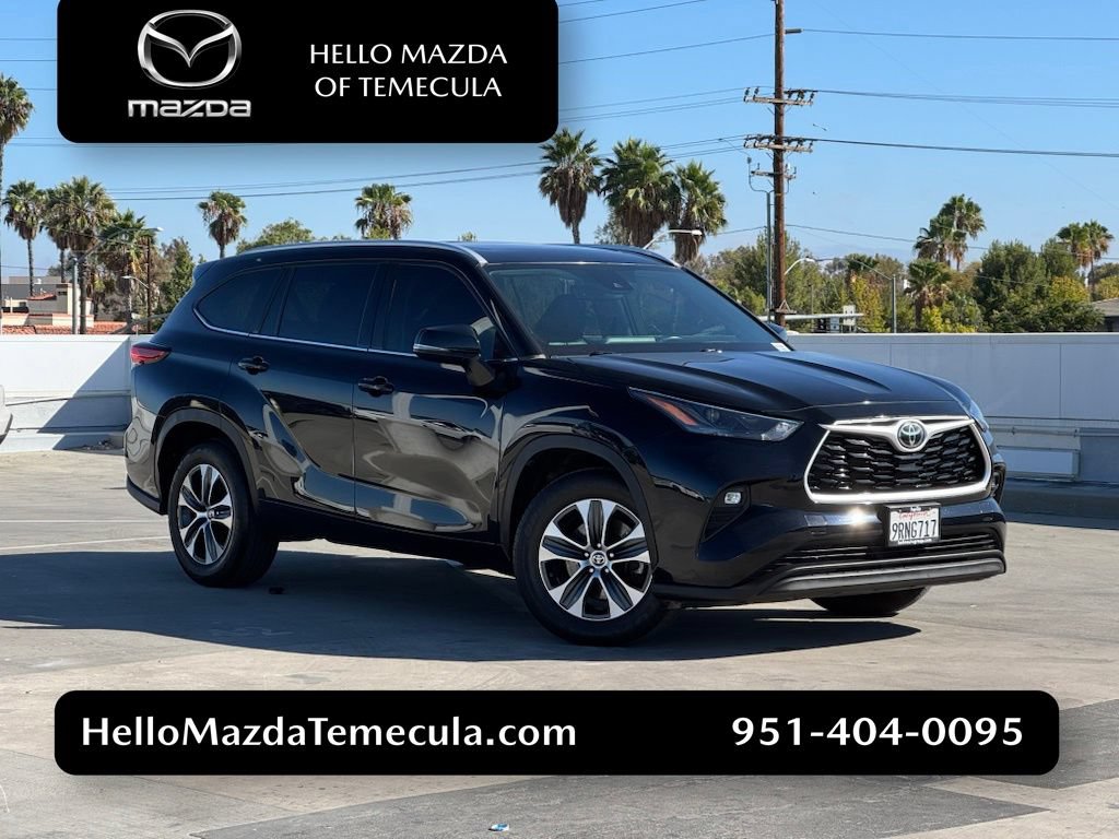 Used 2022 Toyota Highlander XLE FWD image 1