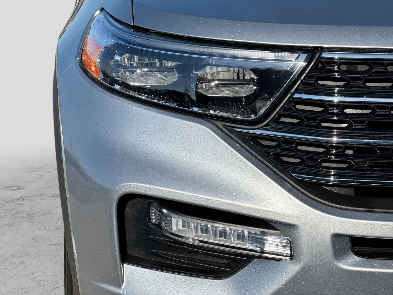 Certified 2024 Ford Explorer XLT w/ Equipment Group 202A image 9