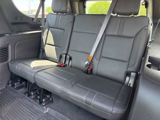 Used 2023 Chevrolet Suburban RST w/ Sport Performance Package AWD/4WD image 17