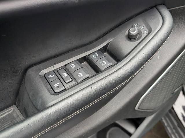 Used 2023 Jeep Grand Cherokee L Limited w/ Luxury Tech Group II image 16