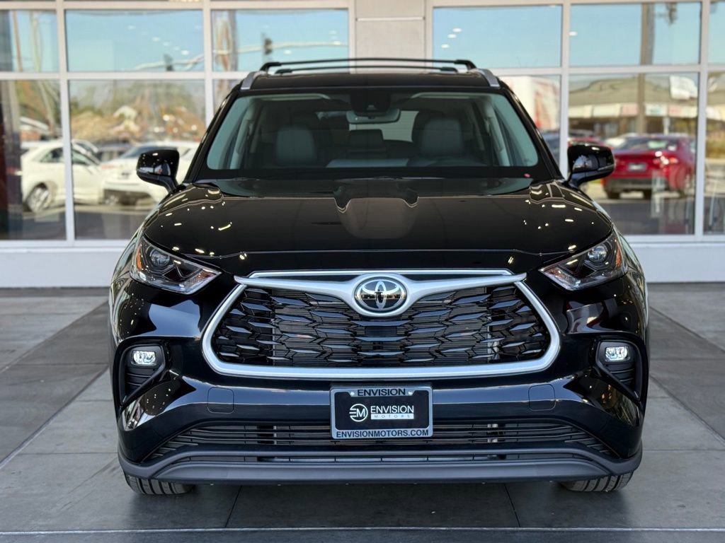 New 2025 Toyota Highlander XLE image 4