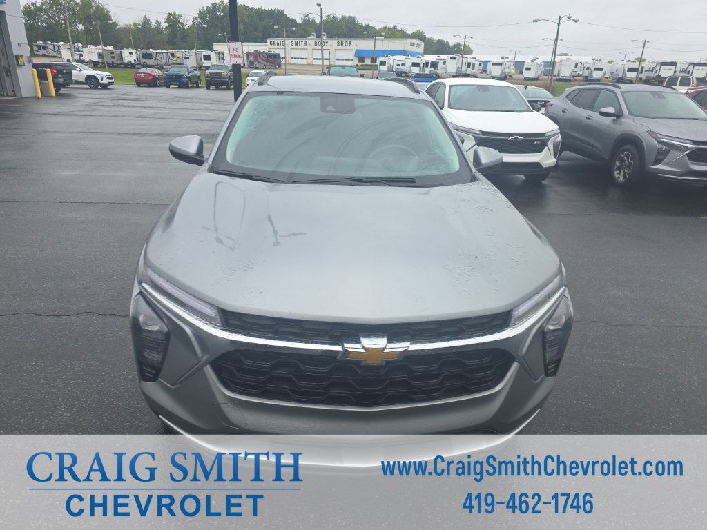Used 2024 Chevrolet Trax LT w/ LT Convenience Package FWD image 9