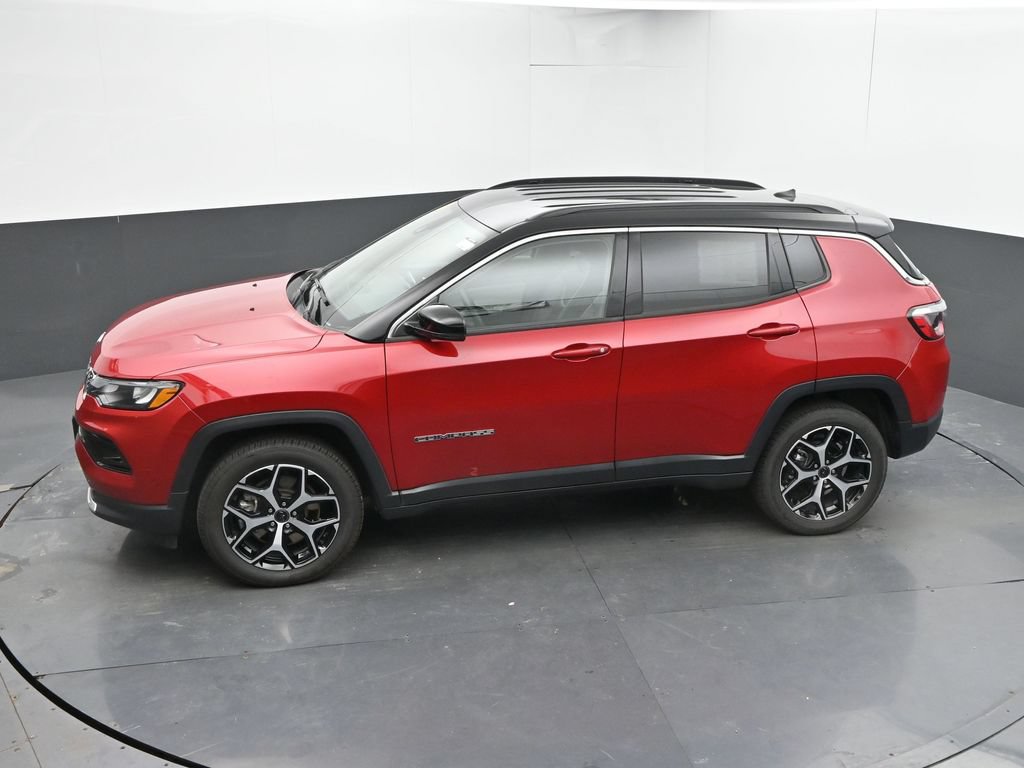Used 2025 Jeep Compass Limited AWD/4WD image 39