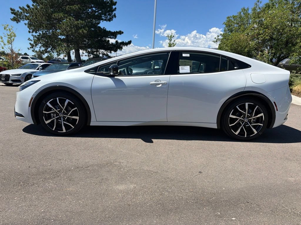 New 2026 Toyota Prius Plug-In Hybrid FWD image 4