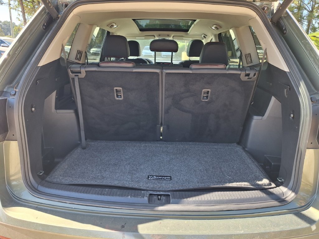 Used 2025 Volkswagen Atlas Peak Edition SE AWD/4WD image 25