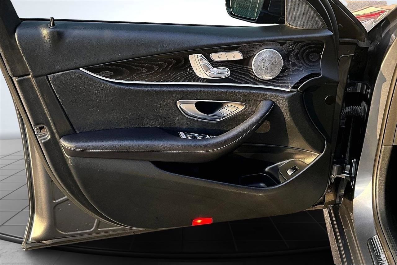 Used 2018 Mercedes-Benz E 300 4MATIC w/ Premium 1 Package image 20